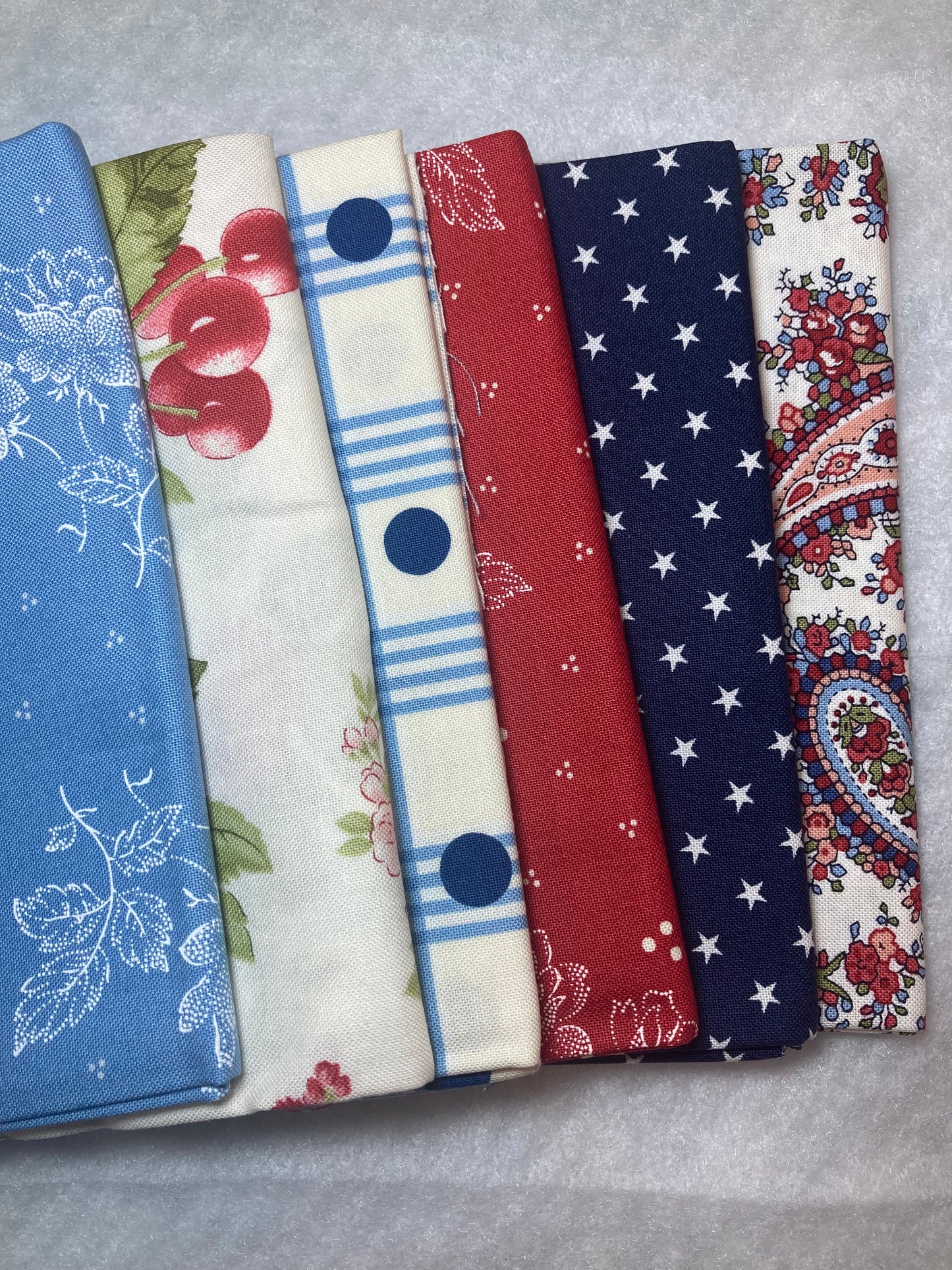 Isabella Fat Quarter Bundle