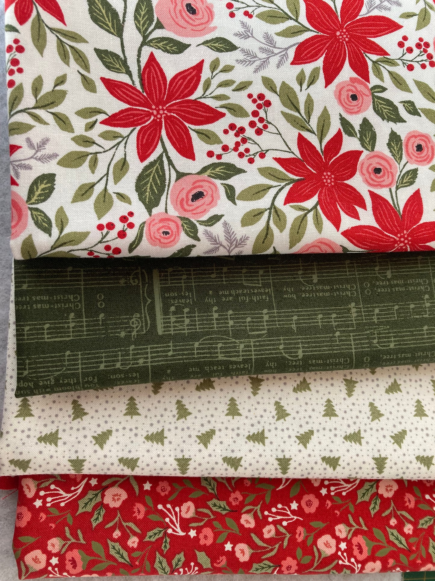 4 x Fat Quarter Bundle Berry and Pine