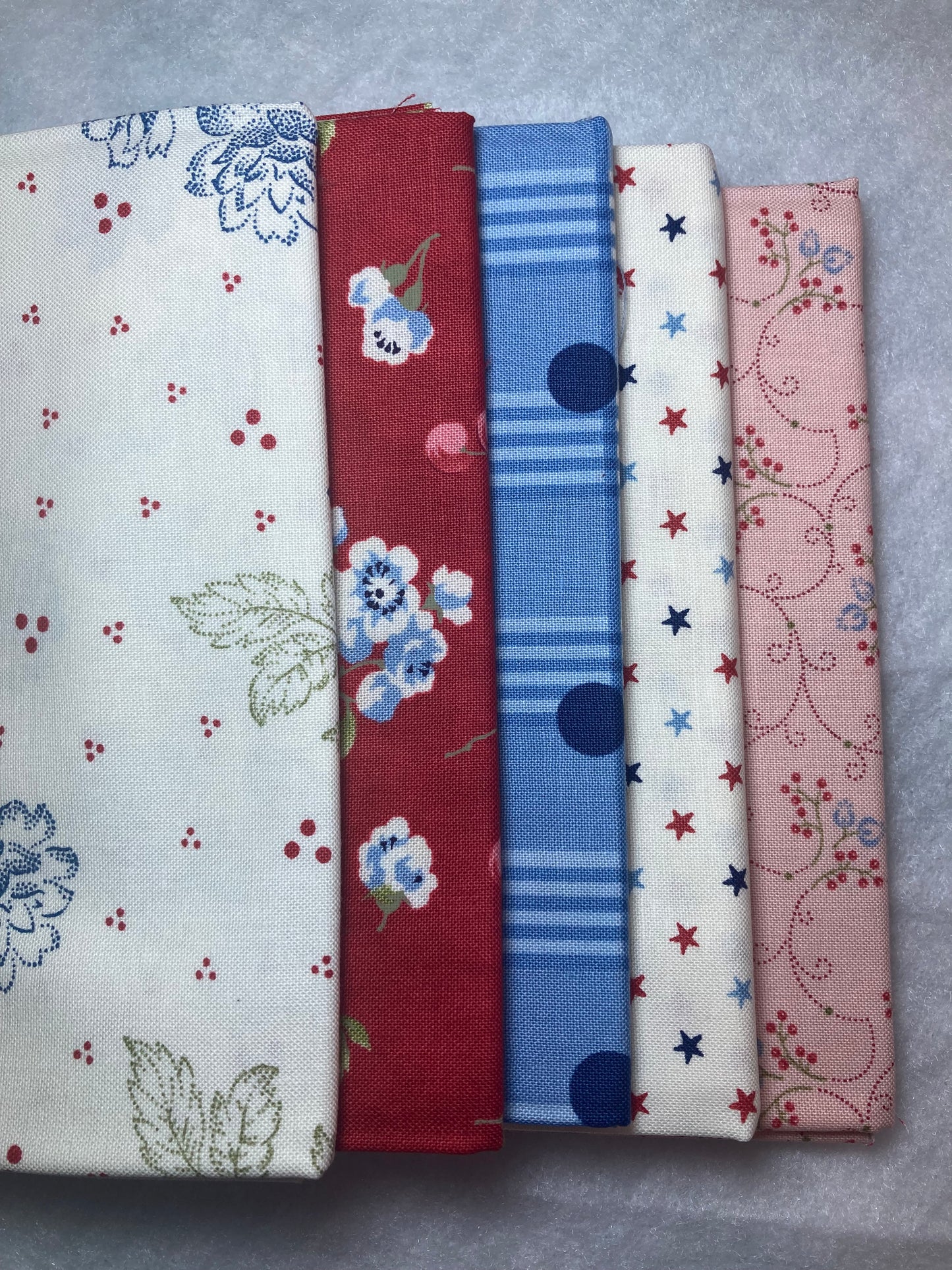 Isabella Fat Quarter Bundle